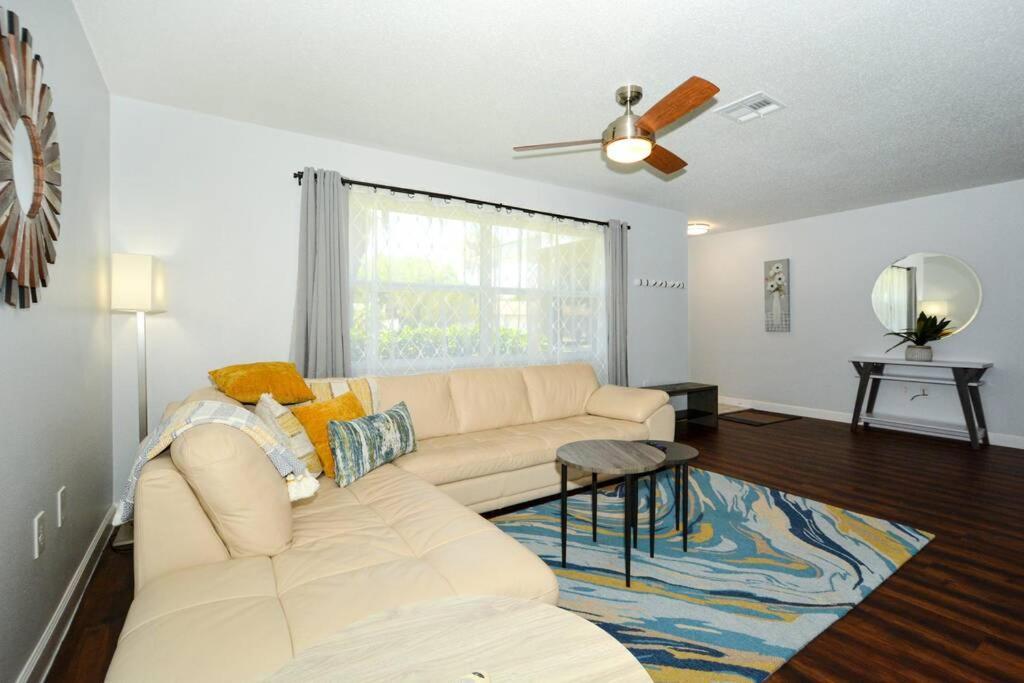 Cozy, Fido-Friendly Pool Home Just 4 Miles To The Beach! 베니스 외부 사진