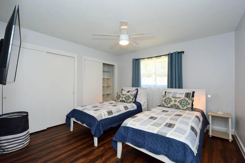 Cozy, Fido-Friendly Pool Home Just 4 Miles To The Beach! 베니스 외부 사진